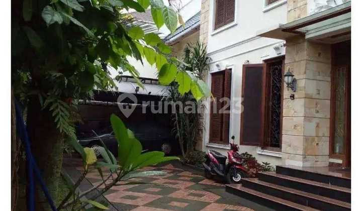 3-Story Ready-to-Occupy House in Duren Tiga, South Jakarta 2