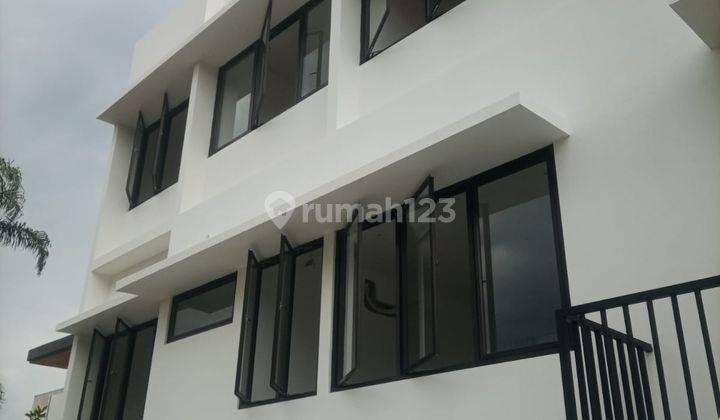 Dijual Rumah Siap Huni Di Kemang, Jakarta Selatan  1