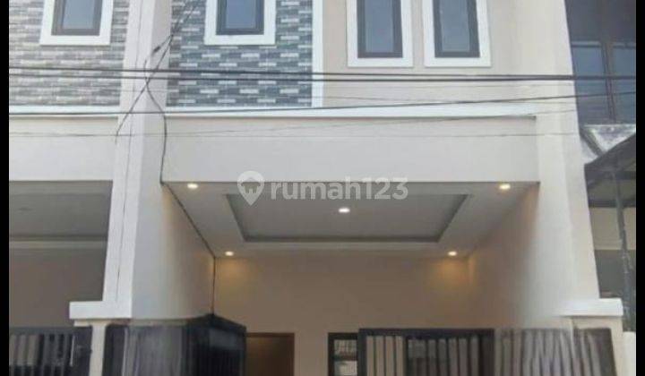 Rumah 3 Lantai Siap Huni di Tanjung Duren, Jakarta Barat  1