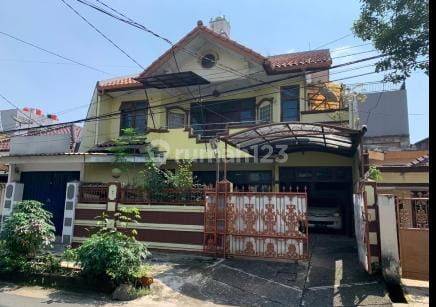 Rumah 2 Lantai Siap Huni di Tanjung Duren, Jakarta Barat  2