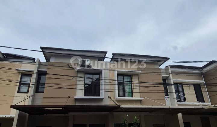 Only 720 million for a house in a luxury complex in Jatinangor, with a rental potential of 60 million per year. 2