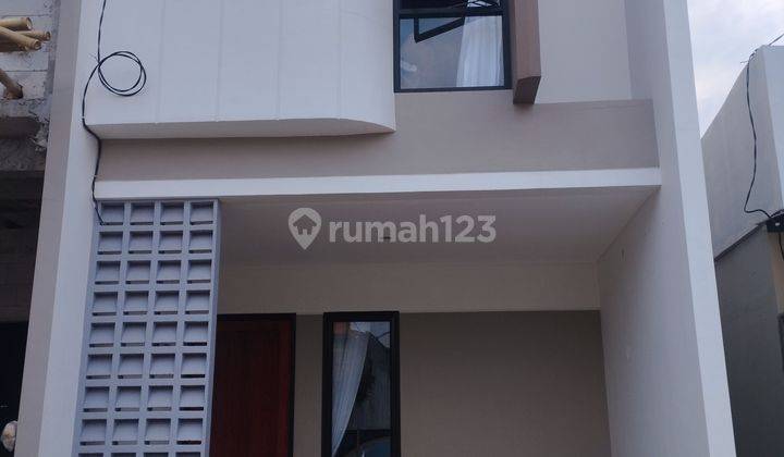 Vertihouz 2 Lantai 3 Kamar Tidur Dp. Ringan +swimming Pool  1