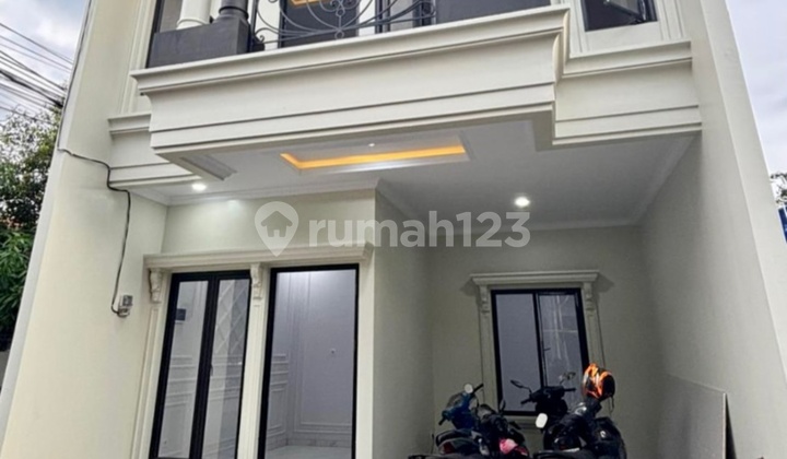 American Classic 2-Story House Near Jaklingko and Also KRL 2