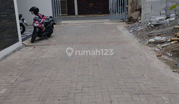 Rumah Mewah Pinggir Jalan Utama Dalam Cluster 3 Lantai 2