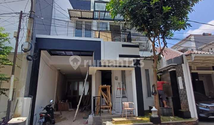 Rumah Siap Huni 2,5Lantai bisa KPR Jagakarsa Dekat Toll 2