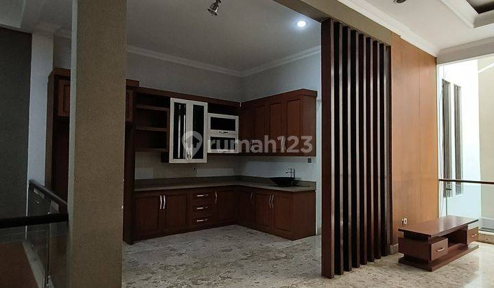 Banting Harga! Rumah Mewah Bangunan Kokoh, Semi Furnish Di Jatiwaringin Asri, Bekasi 2