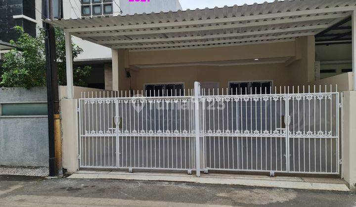 Rumah Cantik Baru Renov Kamar 3+1 Dalam Komplek Duren Sawit, Jakarta Timur 1