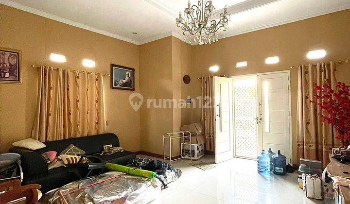 Rumah Hook Semi Furnish Kamar 4 Luas Tanah 142 Area Terdepan Di Bulevar Hijau 1