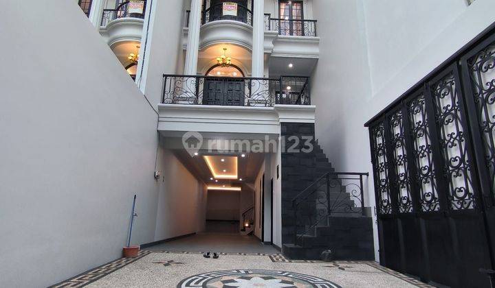 Di Jual Rumah Bergaya Clasik Di Pejaten Jakarta Selatan Rumah 3 Lantai Shm Baru Selatan 2