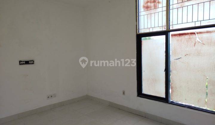 RUKO TIGA LANTAI DAYA LISTRIK BESAR DEKAT MALL LEVEL 21  2