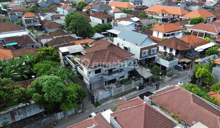 Rumah Besar 6 Kamar Lingkungan Tenang Akses Jalan Teuku Umar  1