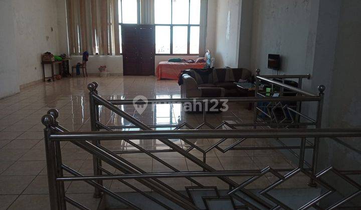 3 Storey Shophouse Spacious Room With 3 Bedrooms In South Denpasar 2