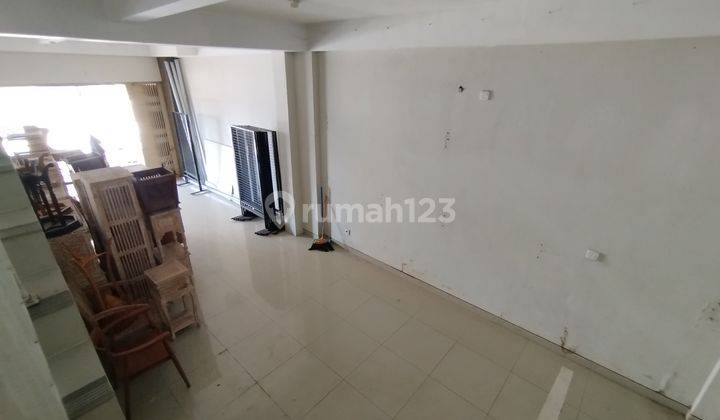 RUKO 3 LANTAI AREA PEROKOAN DI JALAN DEWI SRI KUTA LEGIAN 2