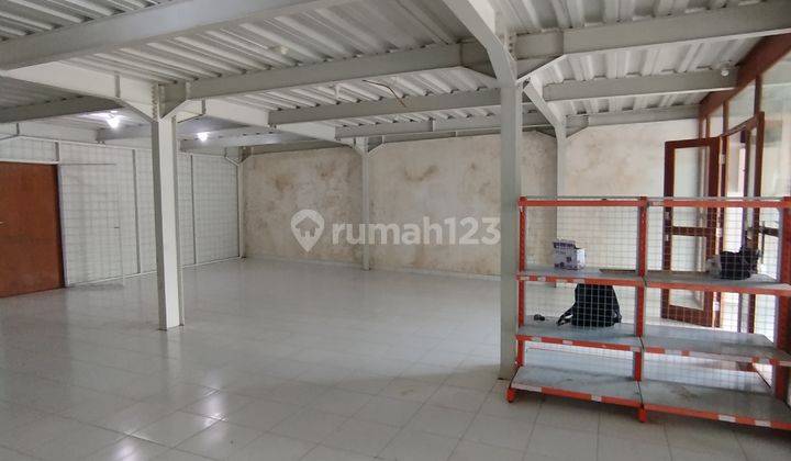 GUDANG 1 LANTAI AKSES JALAN TRONTON DI JALAN IDA BAGUS MANTRA 2