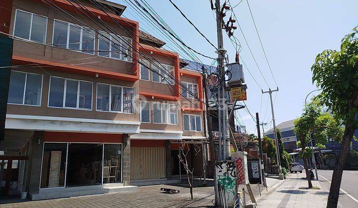 RUKO 3 LANTAI AREA PEROKOAN DI JALAN DEWI SRI KUTA LEGIAN 1