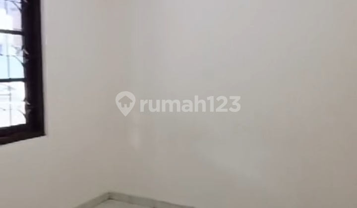 1-Story House Near Pilar School in Metland Puri 2