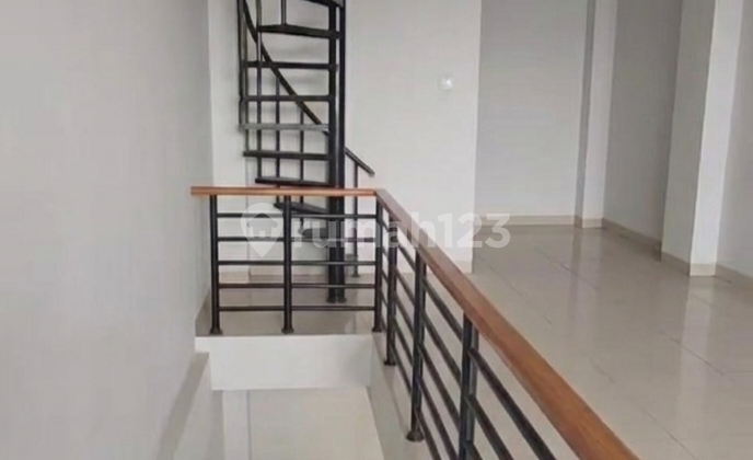 2 1/2 Story Shop House in Banjar Wijaya, Ready to Use 2