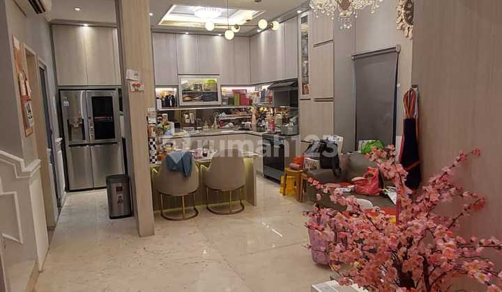 Rumah 4 Lantai Di Riviera 5 Kt di Metland Puri 2
