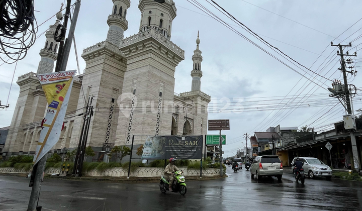 Strategis ! Lokasi Tepi Jalan Raya Utara Jejamuran Resto Jogja Strategis ! Lokasi Tepi Jalan Raya Utara Jejamuran Resto Jogja