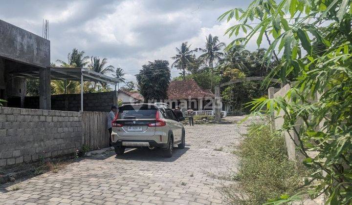 Tanah Ngemplak Sleman, Lokasi Timur Kampus UII  1