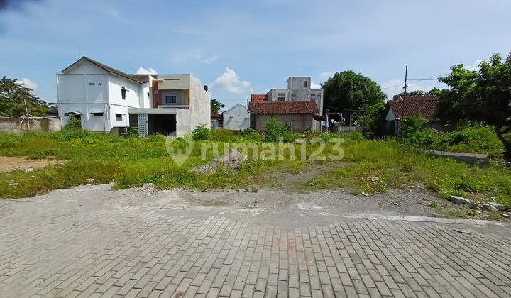 Fortunately, Having a Residence in Jogja, You Can Travel Anytime Fortunately, Having a Residence in Jogja, You Can Travel Anytime