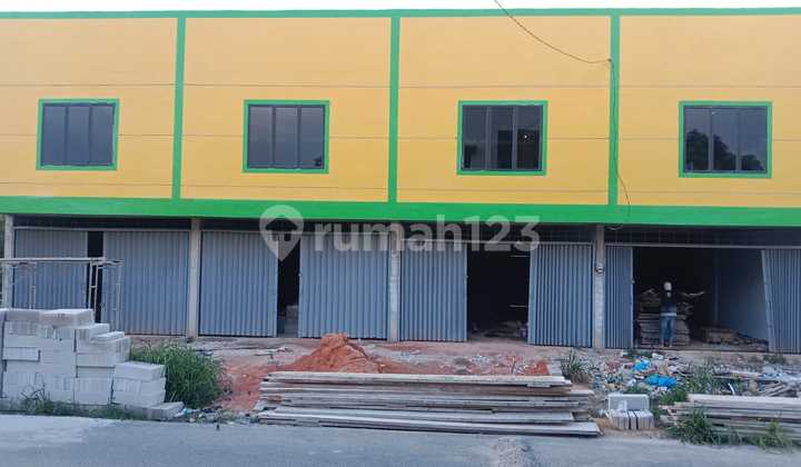 For Rent: Batu Aji Shop House with Kitchen, 12 Flamboyan Hook and Standard, 4 units at 45 million/year/unit.