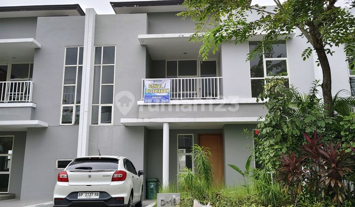 Dijual/disewakan Rumah Mewah 2lantai Yg Dilengkapi Backyard,fasum Dan Kolam Renang,kemana Saja Dekat