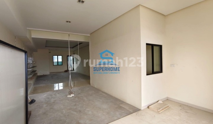 For Rent, Strategic Location, 4 Floors, Has Back Door, Suitable for All Businesses and Residences. For Rent, Strategic Location, 4 Floors, Has Back Door, Suitable for All Businesses and Residences.