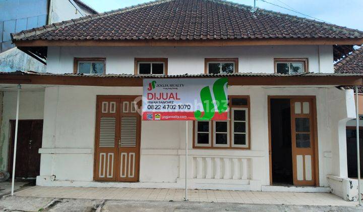 Rumah Klasik Tanahnya Luas Dijual Murah Lokasi Super Strategis Dalam Kota Magelang Rumah SHM di SMP Negeri 2 Magelang, Jl. Pierre Tendean No.8, Potrobangsan, Magelang Utara, Kota Magelang, Jawa Tengah, Indonesia, 56116, Magelang Tengah Bagus 2