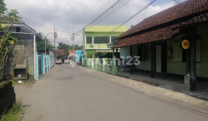 Rumah Dekat Hotel Hyatt Regency Palagan Km 7i Sleman Yogyakarta