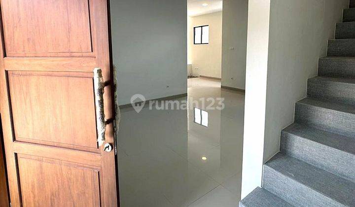 Rumah Mewah 2 Lantai Hotel Hyatt Palagan Ngaglik Sleman Yogyakart 2