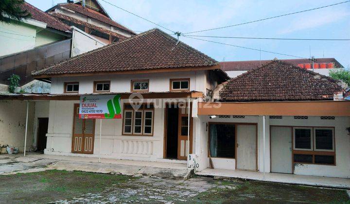 Rumah Klasik Tanahnya Luas Dijual Murah Lokasi Super Strategis Dalam Kota Magelang Rumah SHM di SMP Negeri 2 Magelang, Jl. Pierre Tendean No.8, Potrobangsan, Magelang Utara, Kota Magelang, Jawa Tengah, Indonesia, 56116, Magelang Tengah Bagus 1