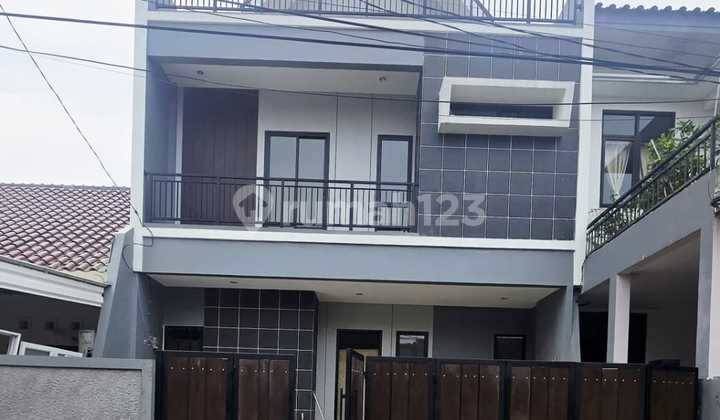 Rumah Baru 3 Lantai Melati Mas, Tangerang