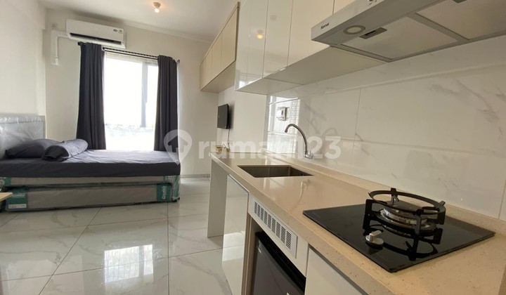 Ready-to-Occupy Apartment Located at Skyhouse Alam Sutera