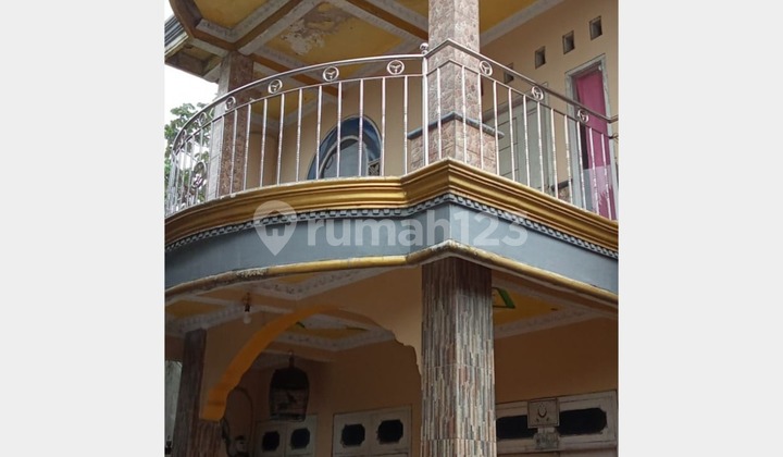 House + 2 Shops in a Strategic Location Next to Main Road 2