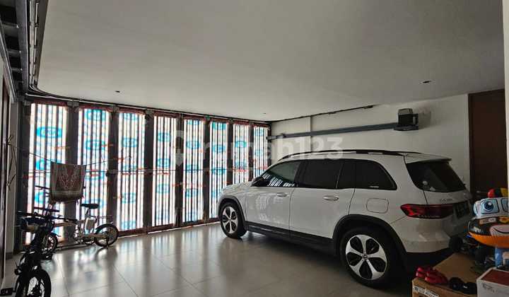 Luxury 3-Story House Lyndon Navapark BSD City