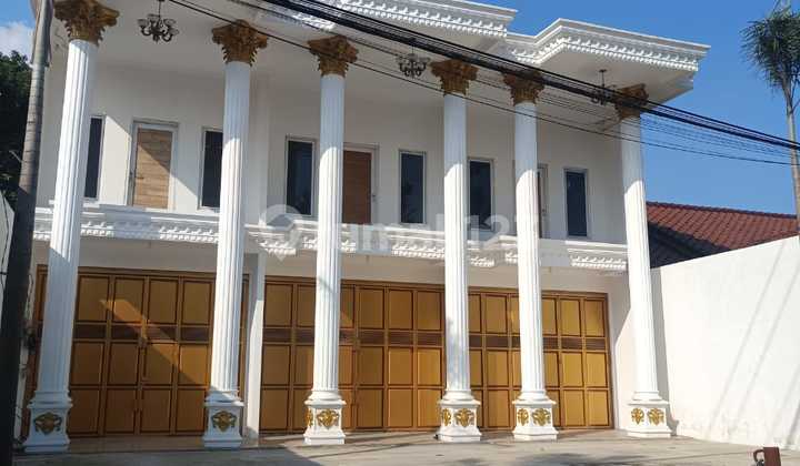 Strategic Modern Classic Shop House in Gunung Sindur, Bogor 1