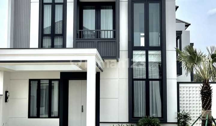 Luxurious 3-Story Matera Residences Main 01 House in Gading Serpong 2
