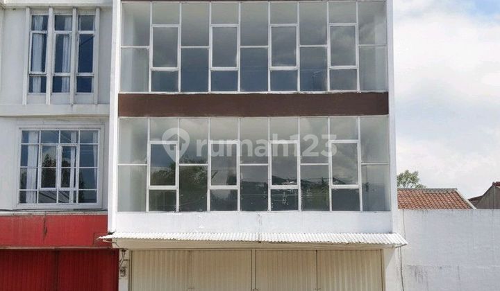 3-Story Shophouse in a Strategic Location in Serpong 1
