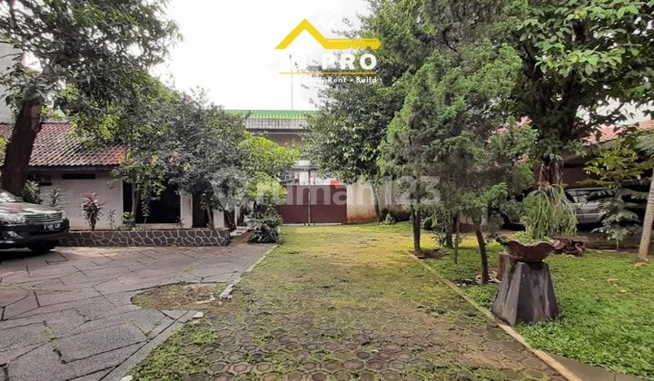 Land & House Asri Cipulir Kebayoran Lama, South Jakarta, Facing the Road