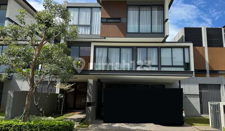 Rumah Super Mewah Lyndon Navapark di BSD City