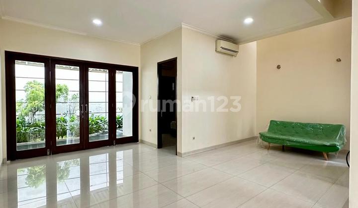 House for Rent in North Cipete, Kebayoran Baru House for Rent in North Cipete, Kebayoran Baru
