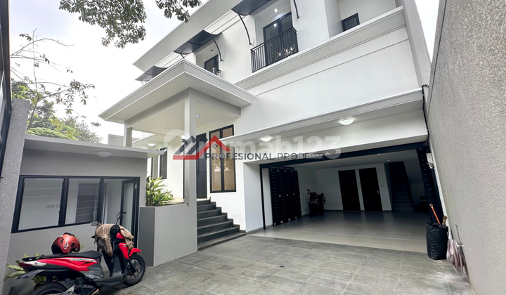New Tropical Style House in Cilandak, South Jakarta 2
