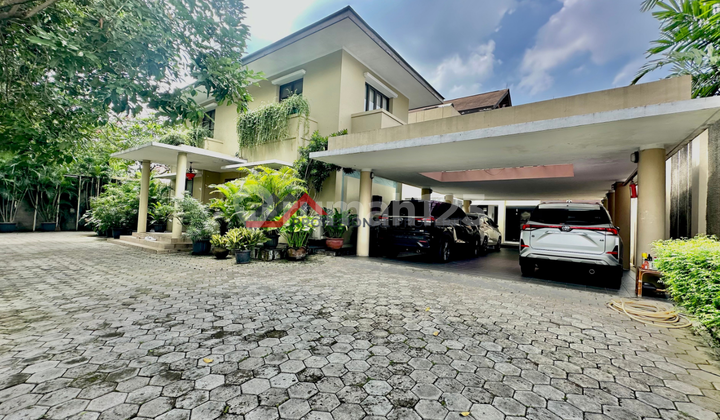 Rumah Siap Huni Dengan Halaman Depan Dan Belakang Luas Di Cipete Jakarta Selatan