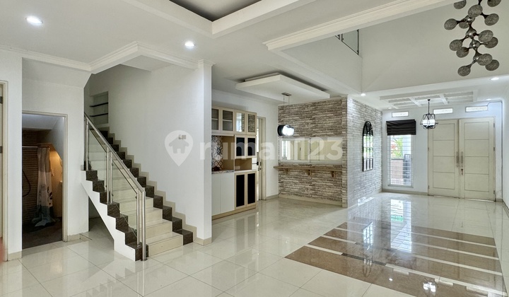 Rumah Sangat Terawat Baru Renovasi Total Rumah Sangat Terawat Baru Renovasi Total