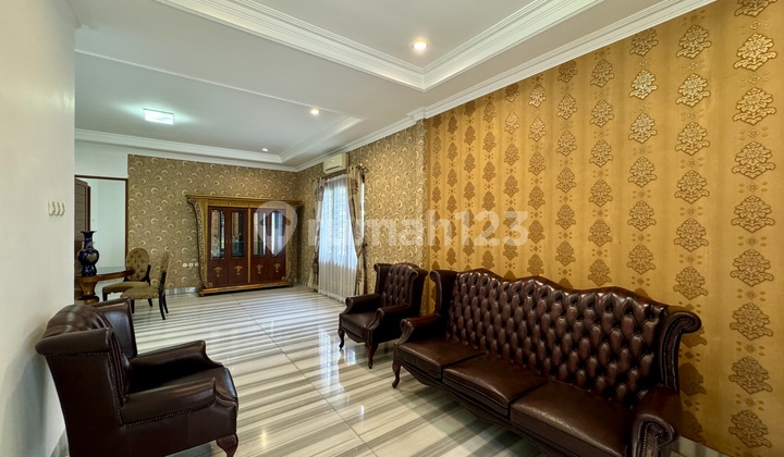 Rumah Sangat Rapih Furnished 2