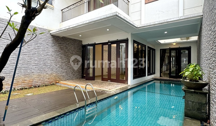 Rumah Tropical Private Swimming Pool
