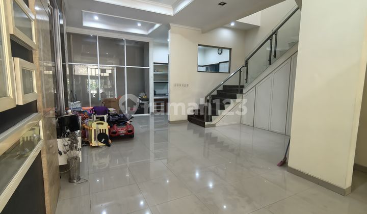 Rumah Sunter Bisma 2,5 Lantai Jalanan Depan Lebar