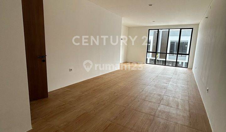 Ruko Uptown 3.lantai Di Lippo Cikarang Disewakan Segera.  1