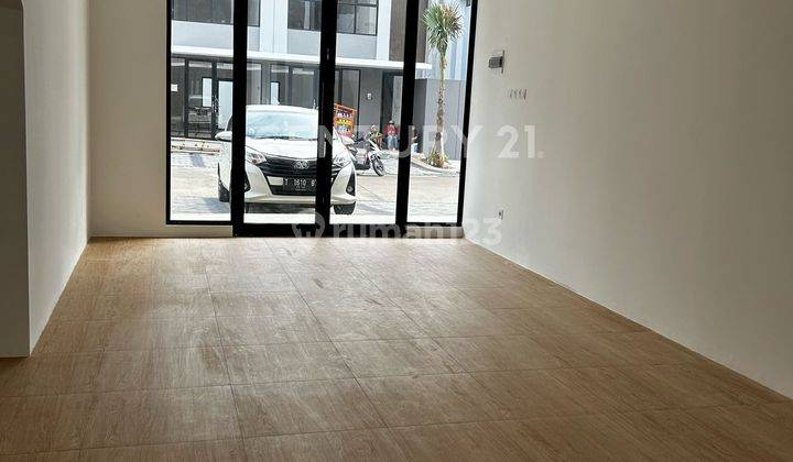 Ruko Uptown Lippo Cikarang    Disewakan. Lantai 1.  Segera 1